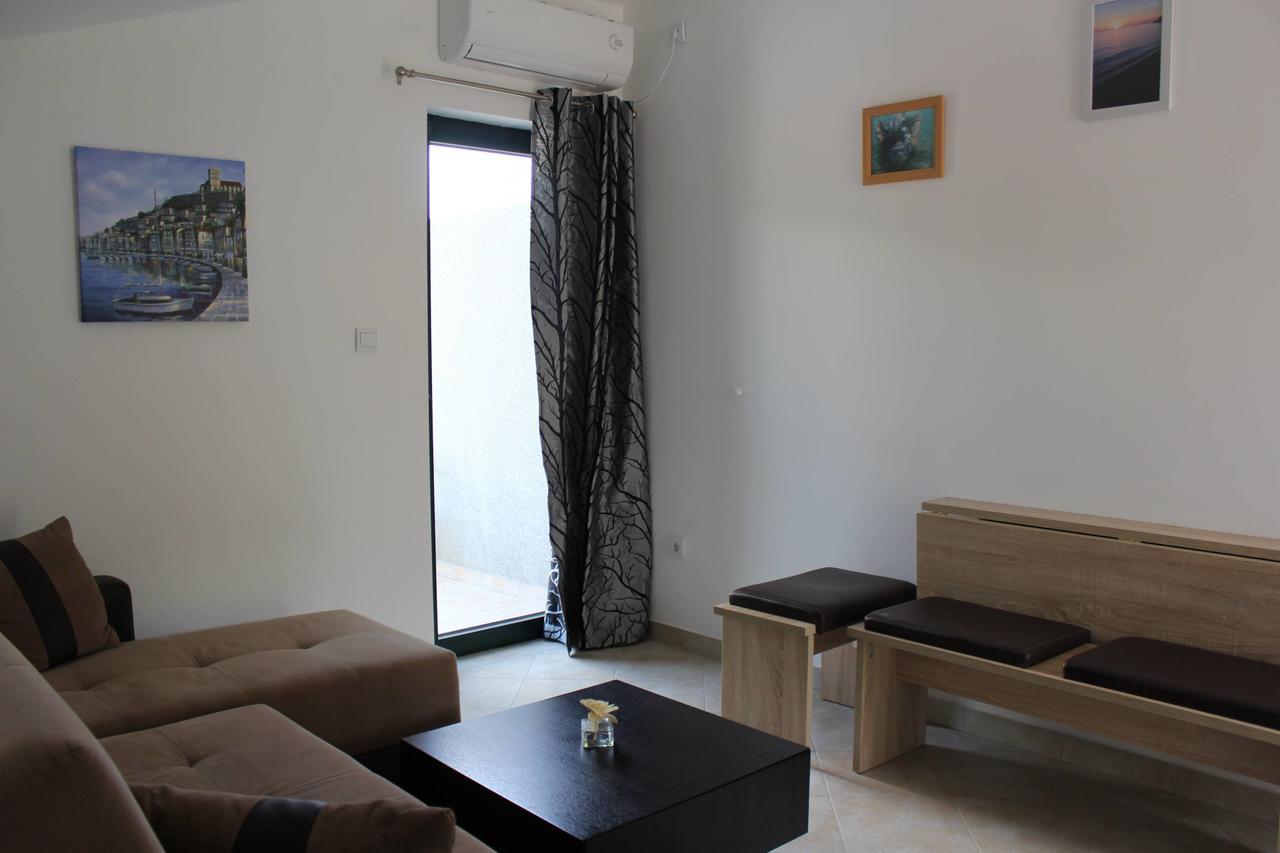 Apartments 4 Sailors คาเมนาริ ภายนอก รูปภาพ