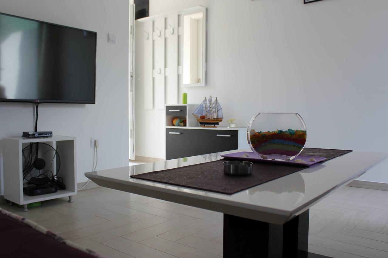 Apartments 4 Sailors คาเมนาริ ภายนอก รูปภาพ